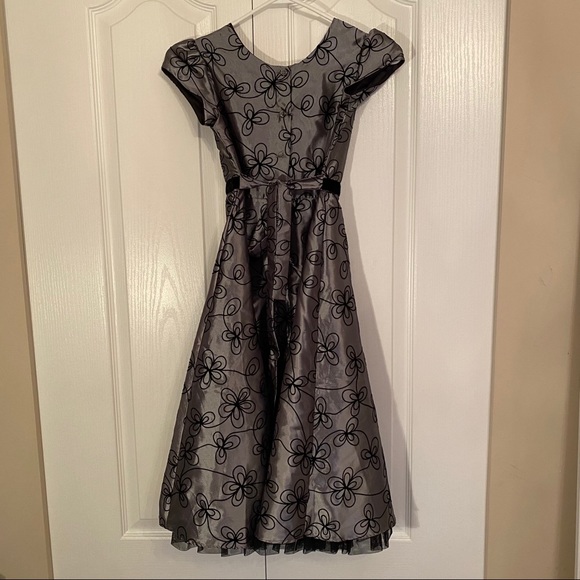 Girls Formal Dress - Picture 6 of 7